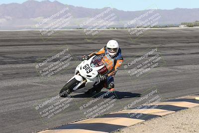 media/Jan-16-2026-CVMA Friday Practice (Fri) [[6f2bf47531]]/5-Racer 4-Trackday1/Session 2 (Bowl)/